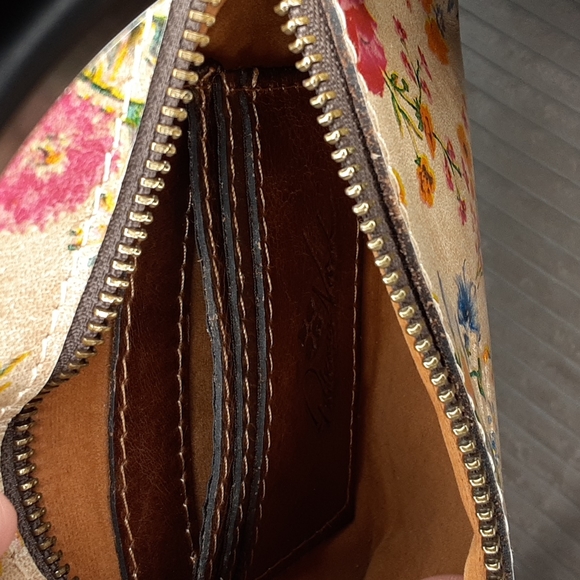 Patricia Nash Turati crossbody - Picture 10 of 13